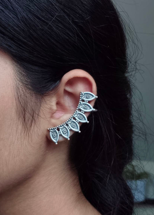 Oxidised silver, petal patterned clip-on earcuff - YCOSEC584