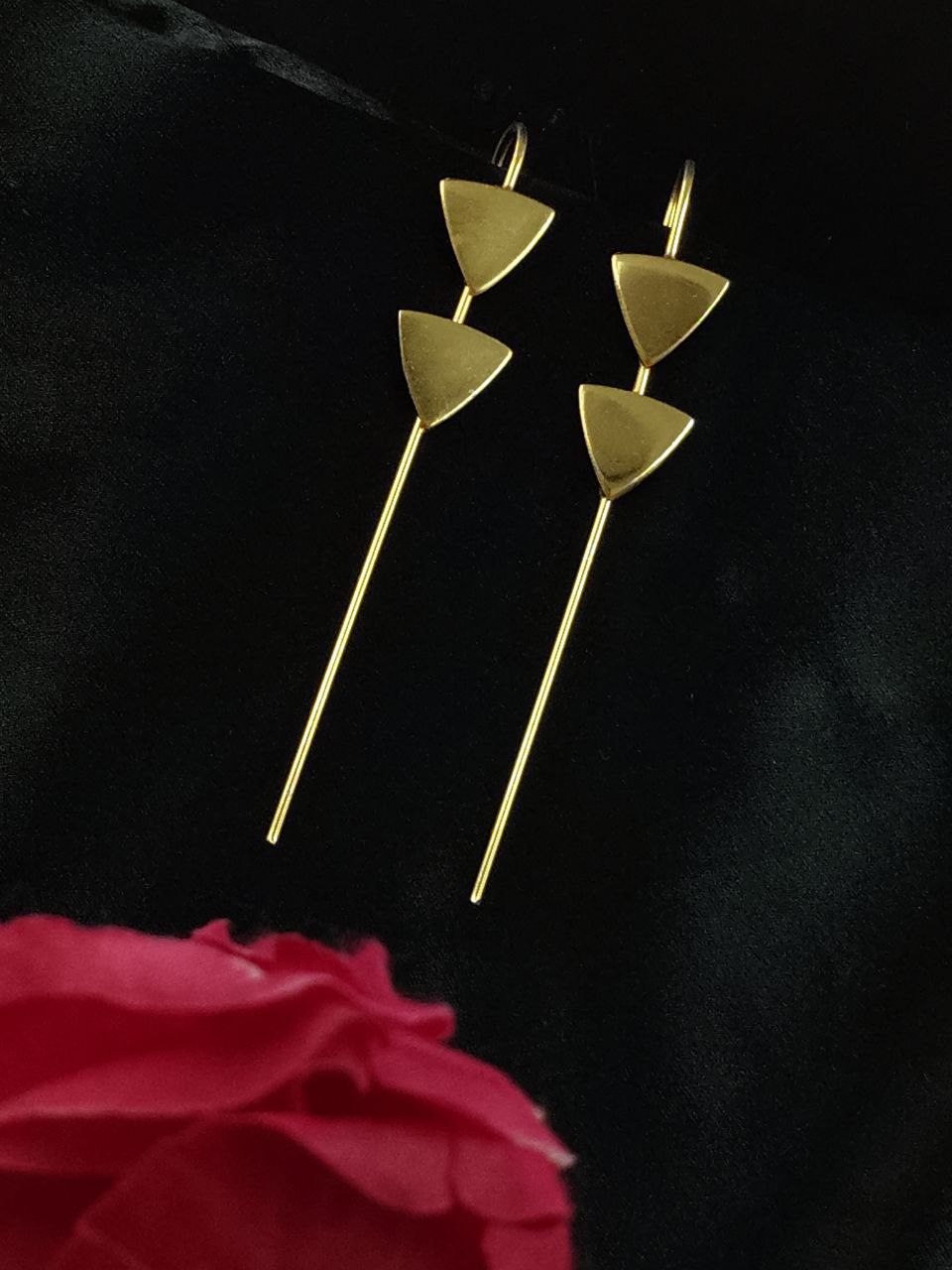 Gold plated earcuff, triangle - YCGPECF420